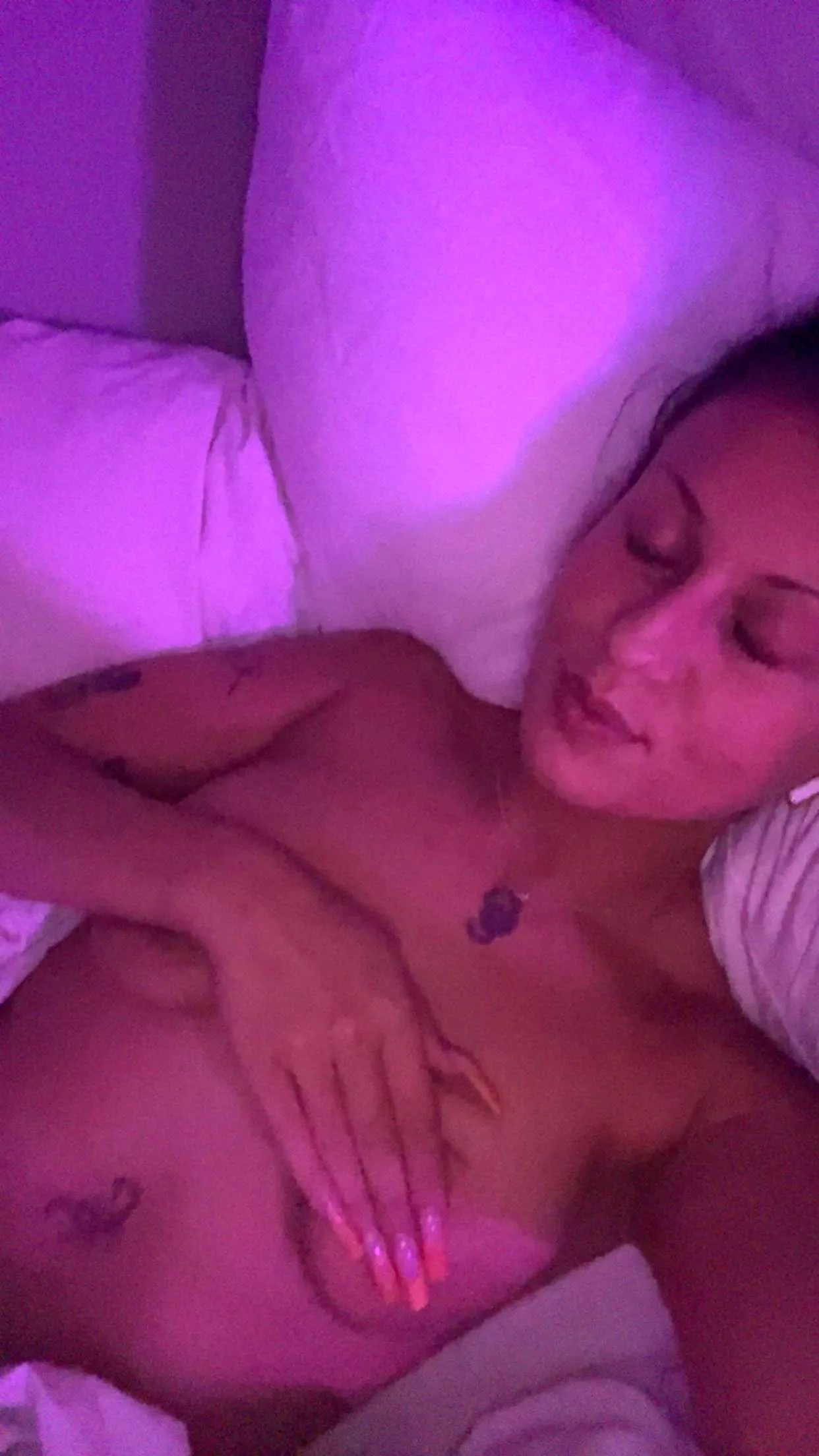 Ge mig ett ❤️ om jag ska ta bort handen 😏