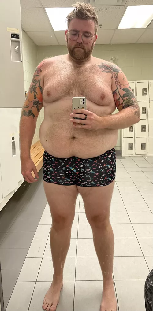 Gym was extra sweaty today, anyone want a sniff before I shower?