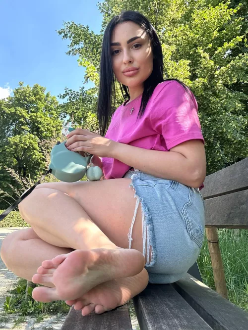 Heaven's bliss is your hot load on my soles