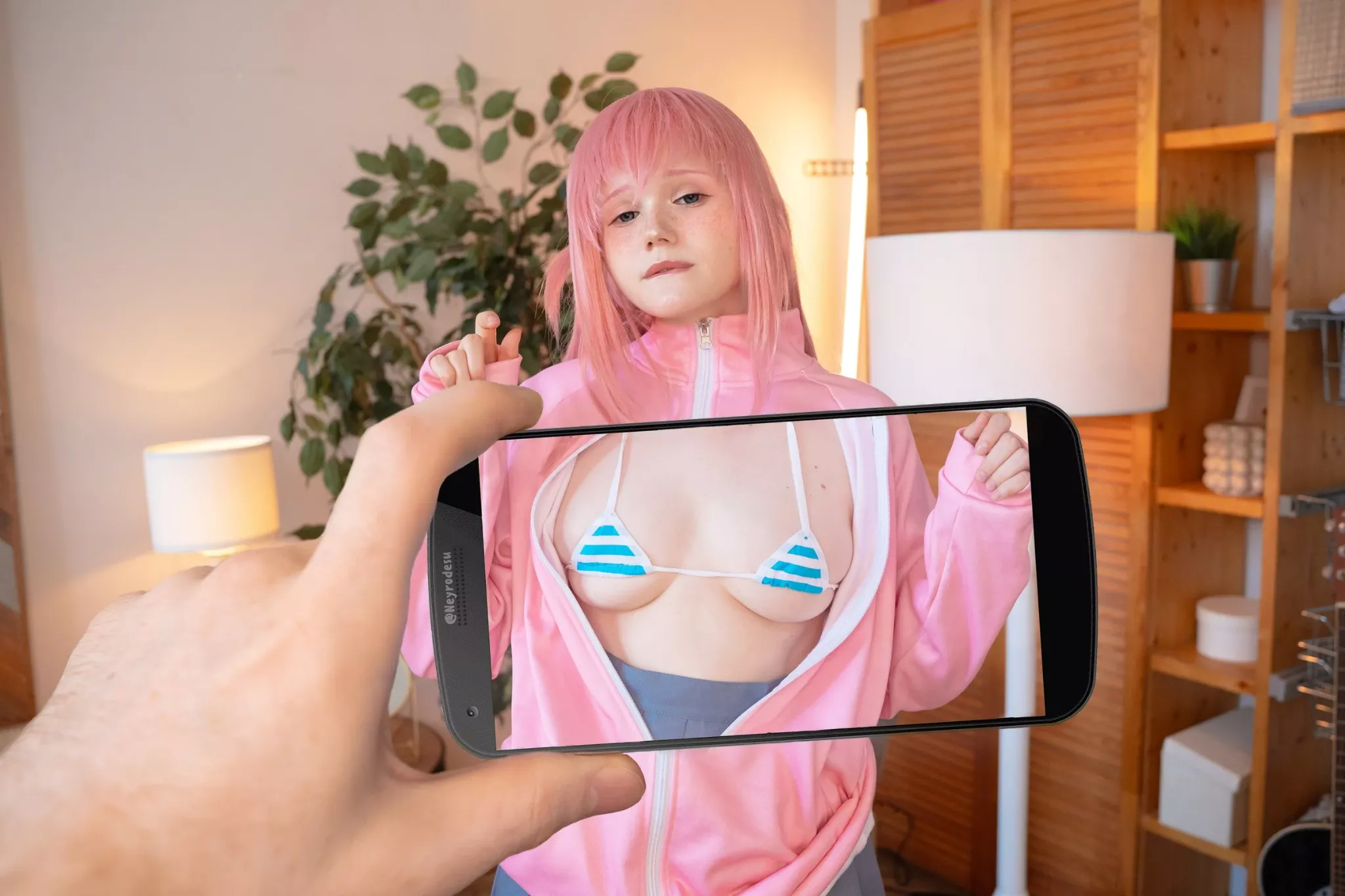 Hitori Gotoh cosplay by Neyrodesu 