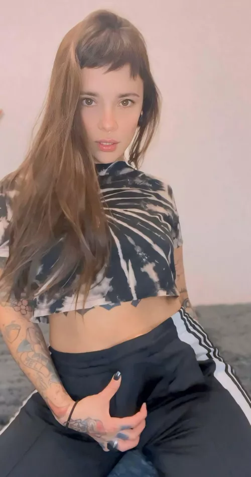 My dick is do hard i wanna pull it out and drill your ass