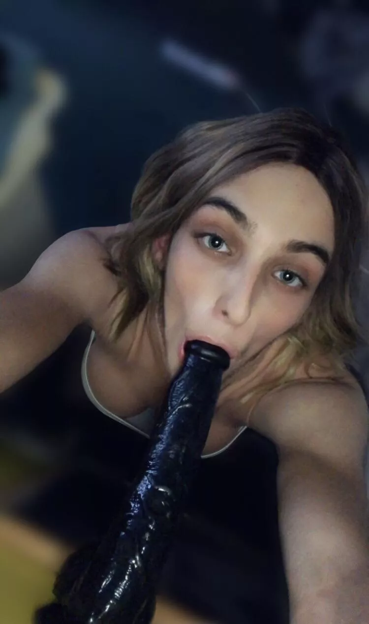 Am I pretty on my knees? 💜 