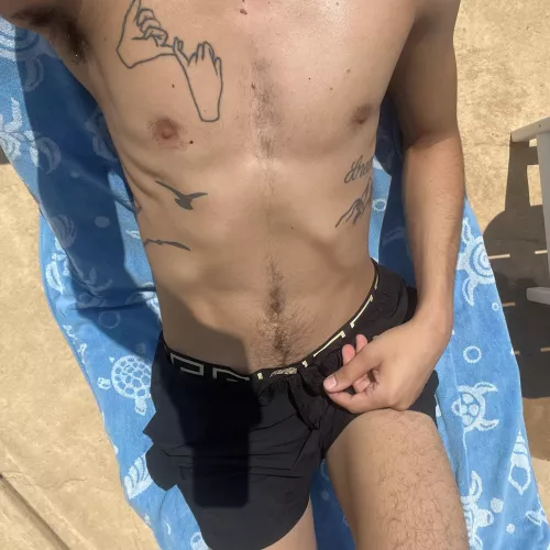 anyone like hairy pits 😏