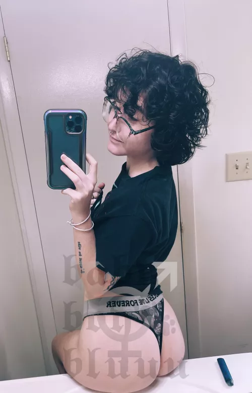 cum give a dog a bone 🦴 (check out my page if u wanna see more:3)