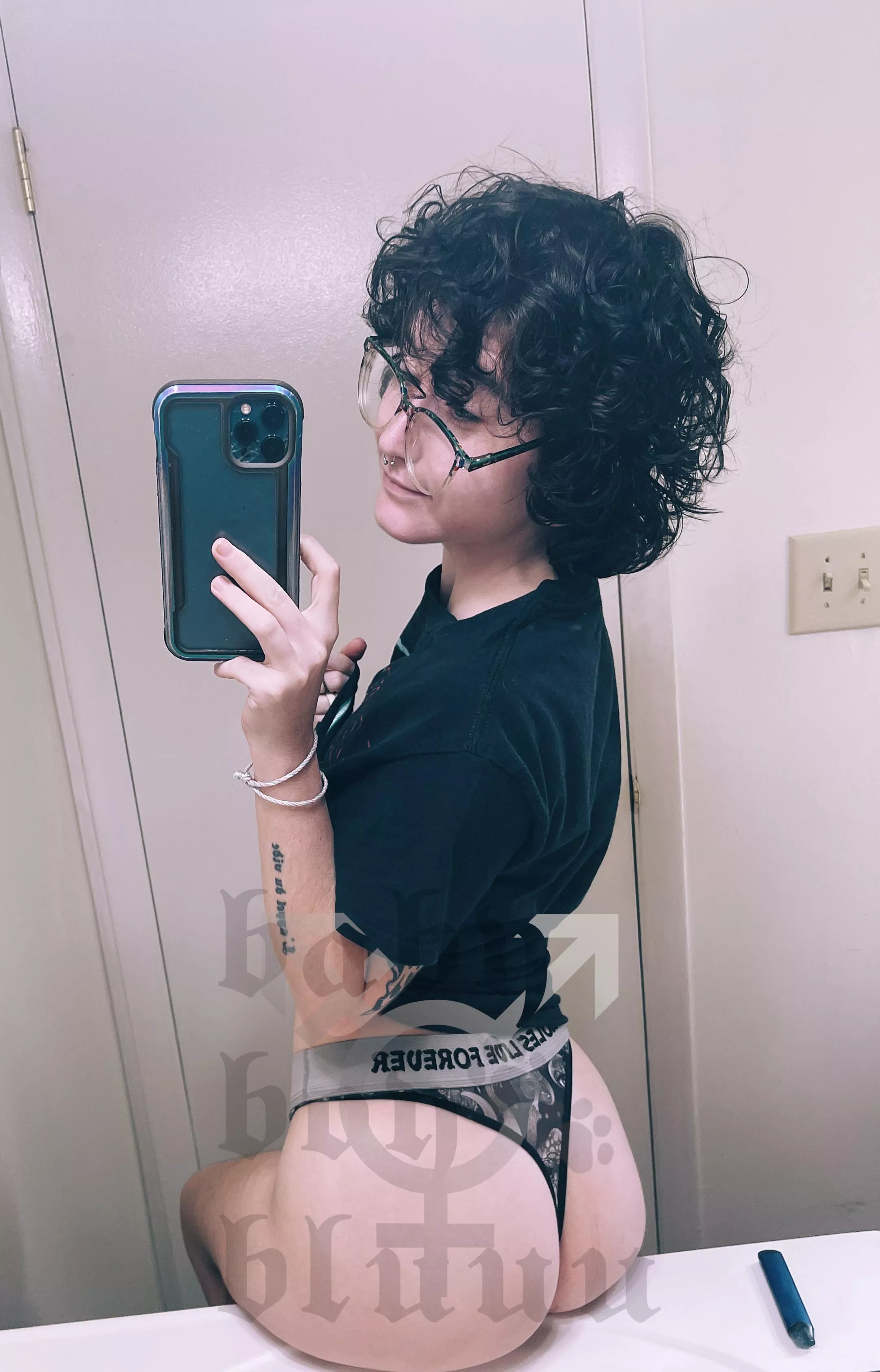 cum give a dog a bone 🦴 (check out my page if u wanna see more:3)