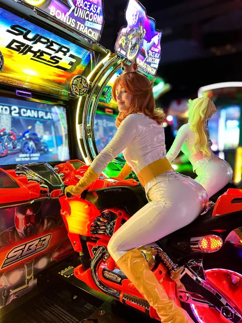 My Daisy in Tracksuit Cosplay