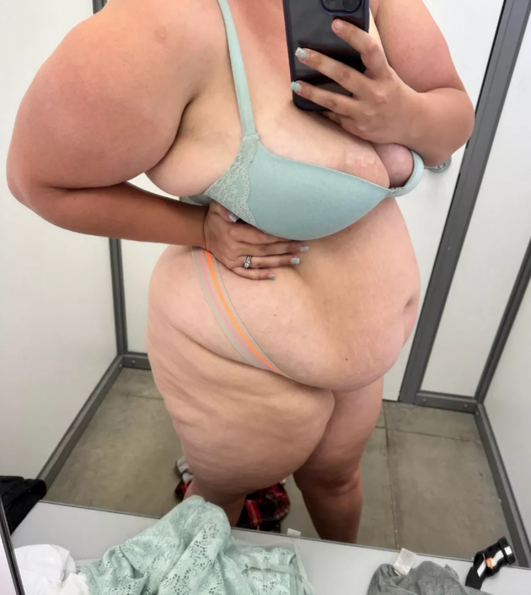 Out shopping with a nice, full belly!