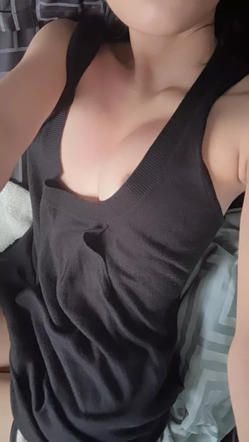 Say Yes for my whole folder of nudes👀