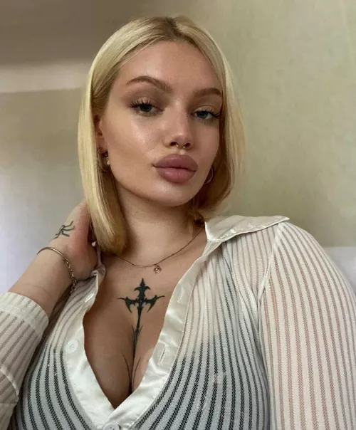 Something cuteee @christianaa_amy