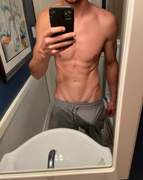 These are my favorite sweats 😏 (30)