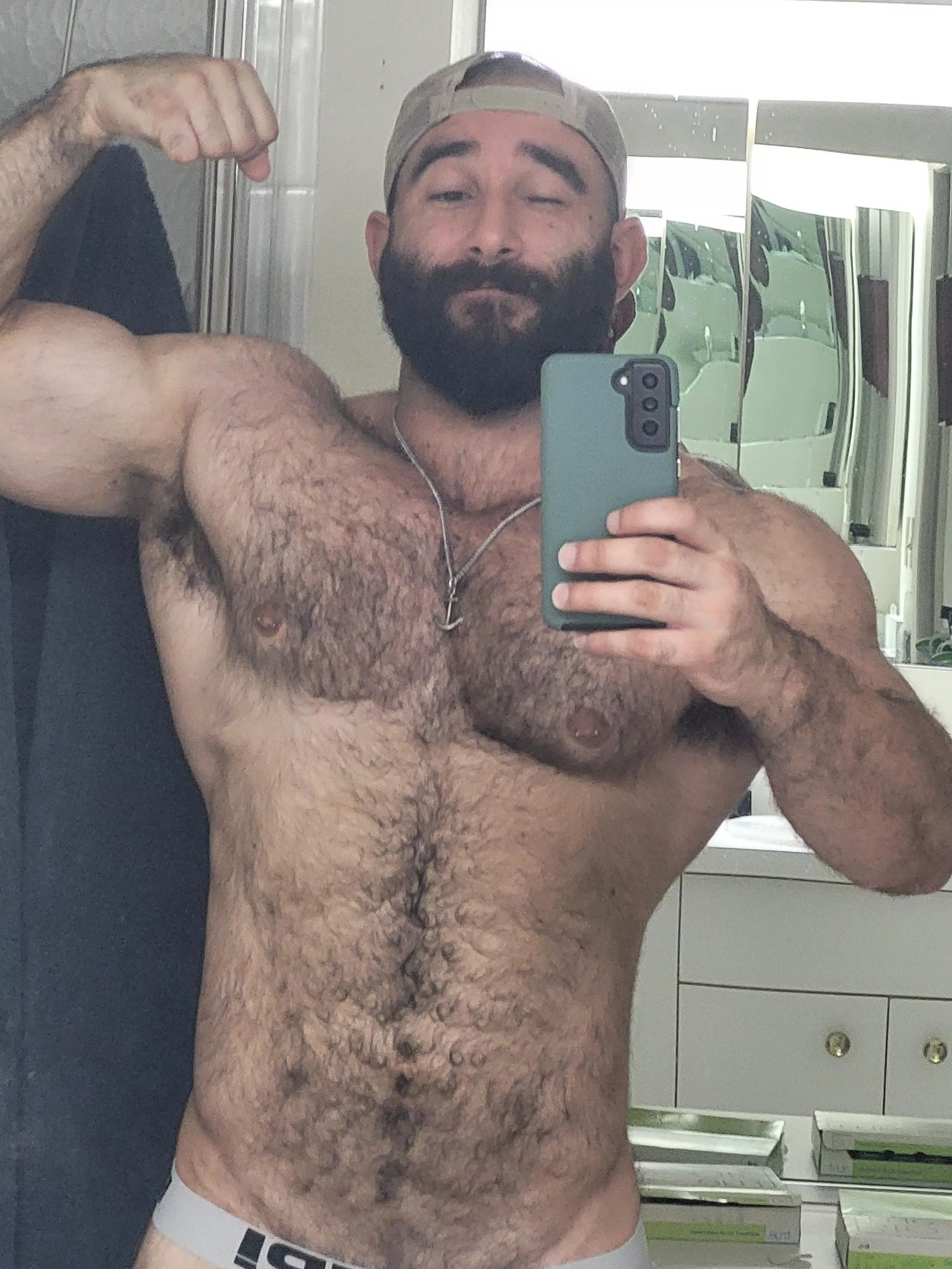 Time to get a workout in. Good morning ✨️