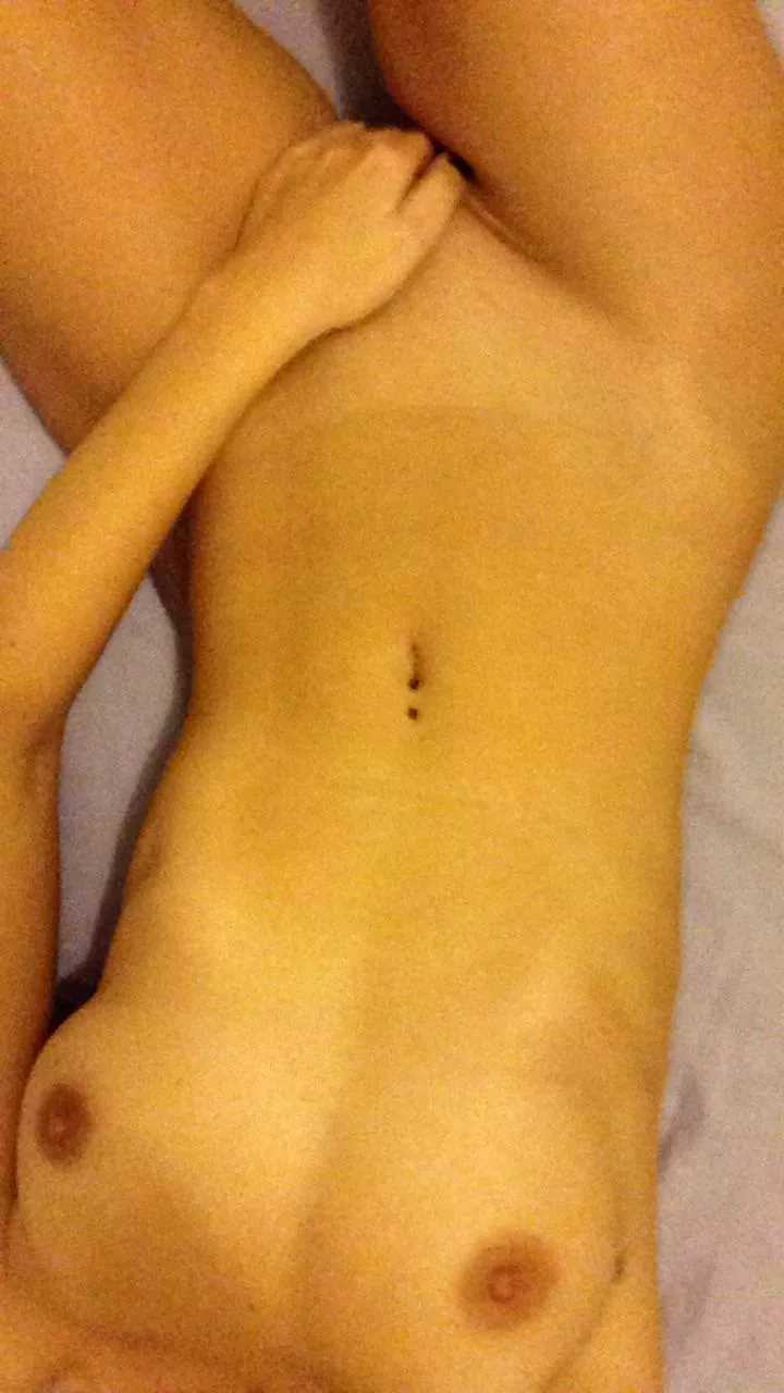 [23][155cm (or 5'1'')]