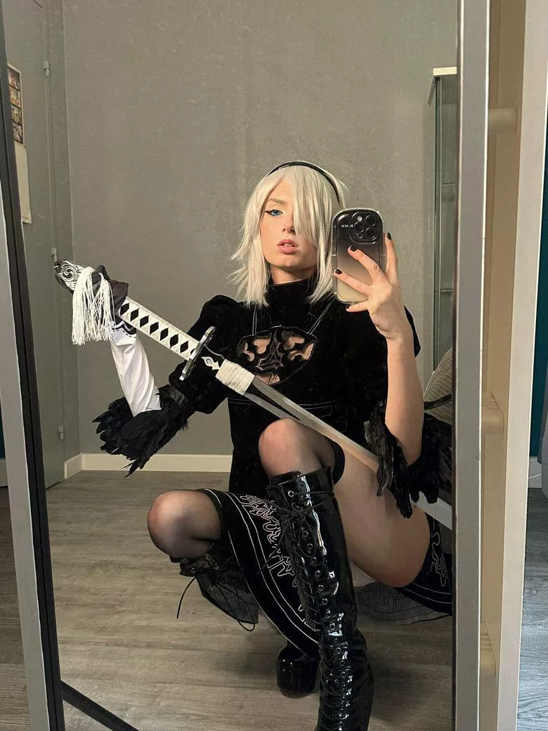 2B cosplayer clarawyy 