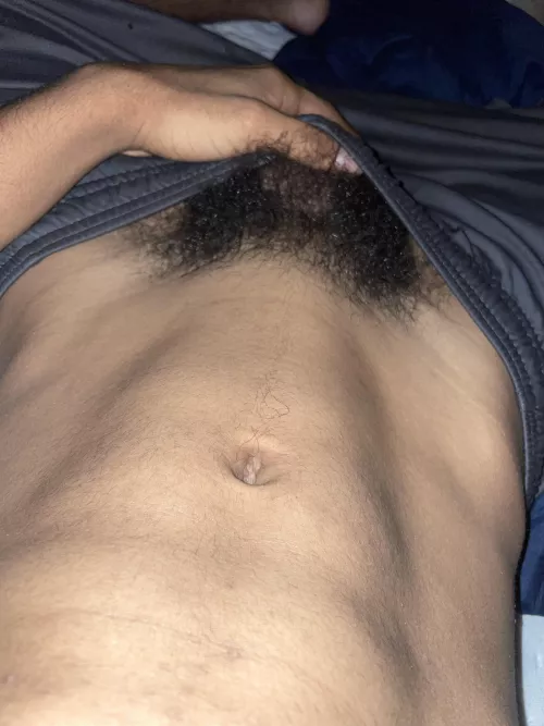 A black king with hairy pubes 