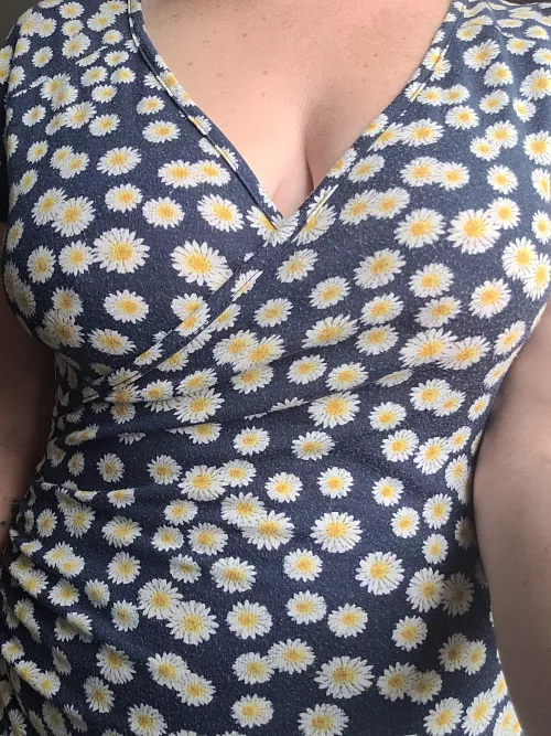 braless is best 🌼