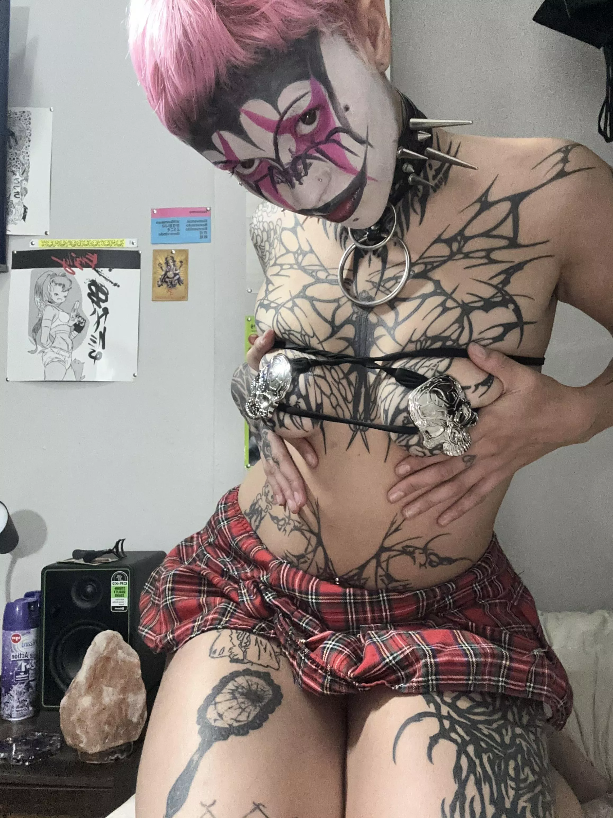 Cute clown boi 🤌🏼😼