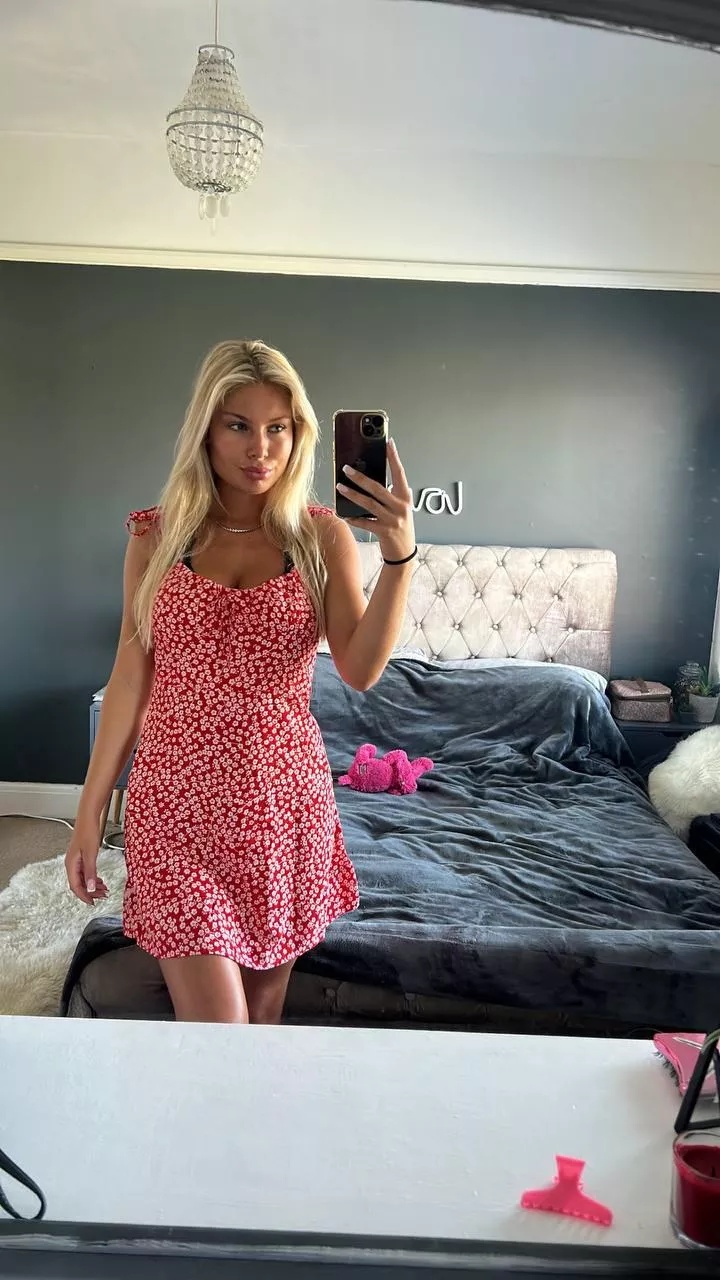 Do I look classy in this outfit
