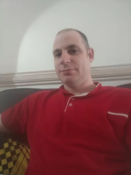 Hey gaymer looking for friends to play with and chats 