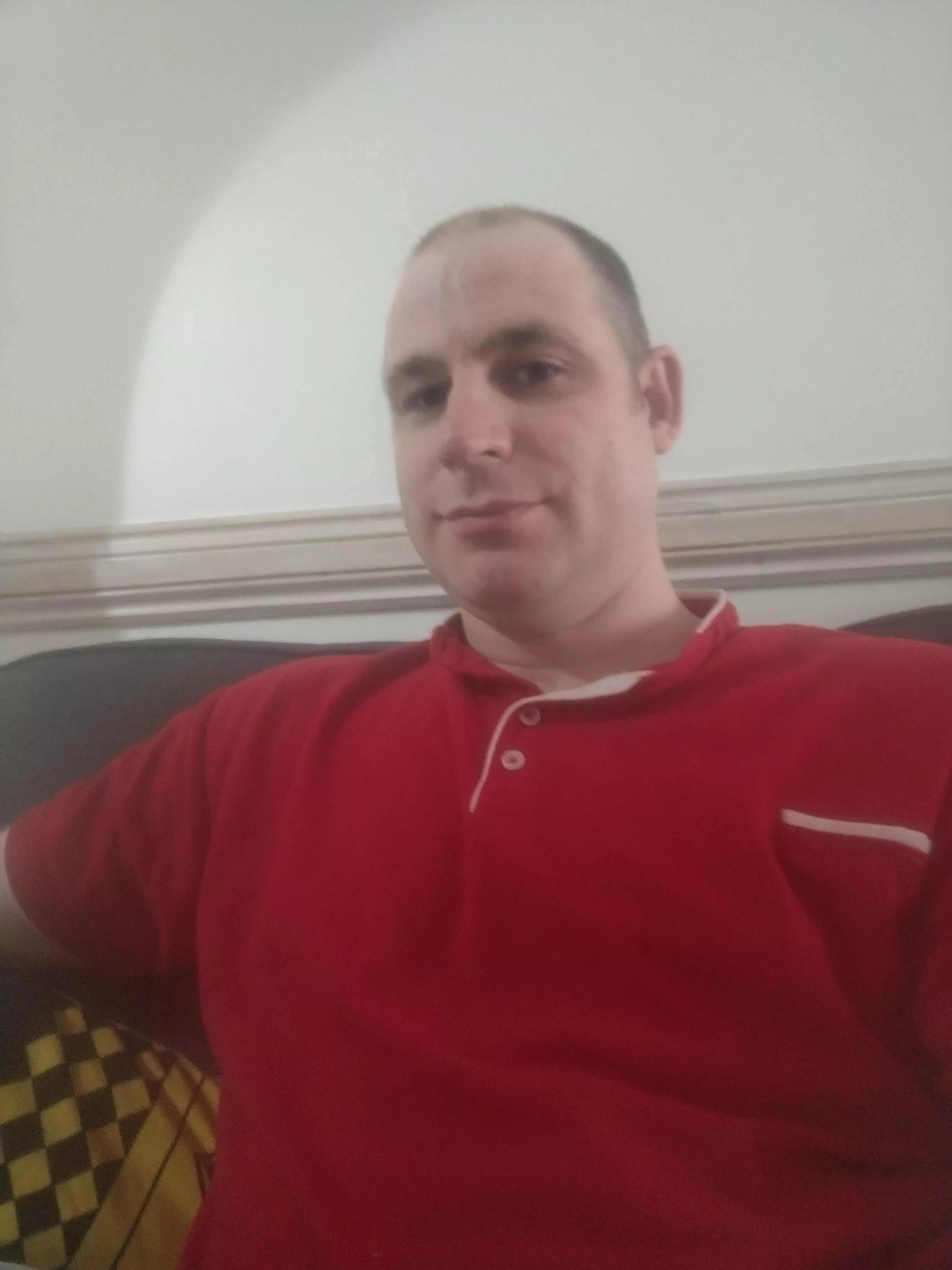 Hey gaymer looking for friends to play with and chats 