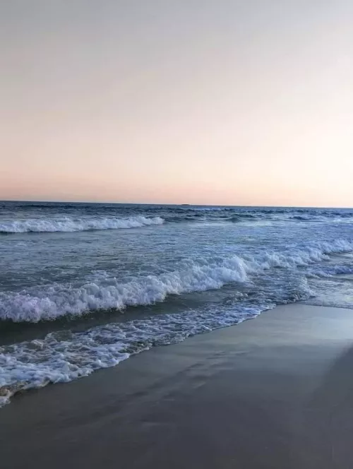 I can hear the sound of the sea just by looking at this picture 🌊❤