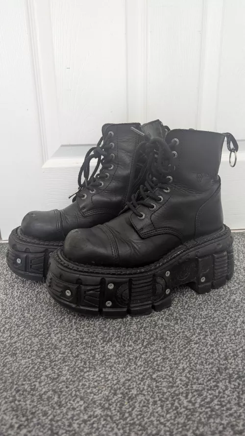 I cannot break in my new rock boots for the life of me 