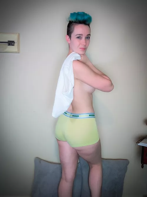 I'm alone now, are you thinking what I'm thinking?