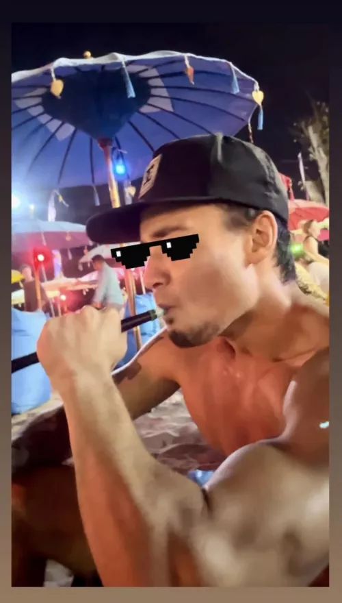 Let’s lift YOU up in the air once I leave this beach bar 🥰🥰🤝😁