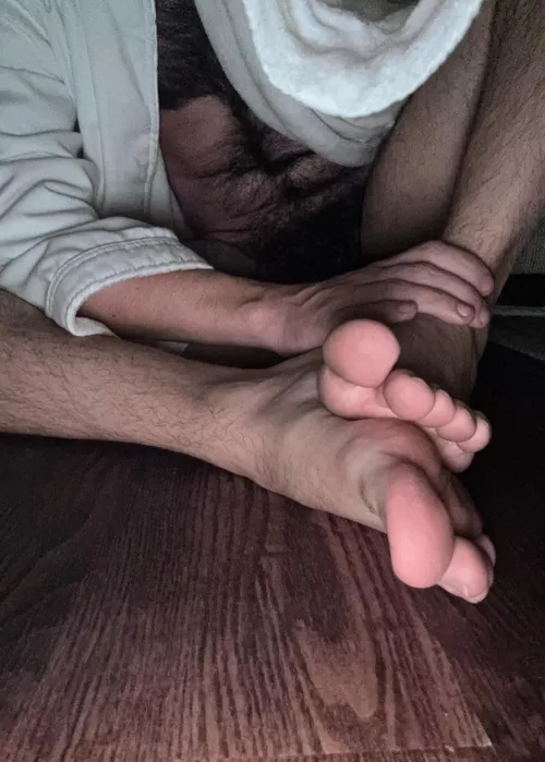 Lick between my toes, or bury your face in my dark bush?