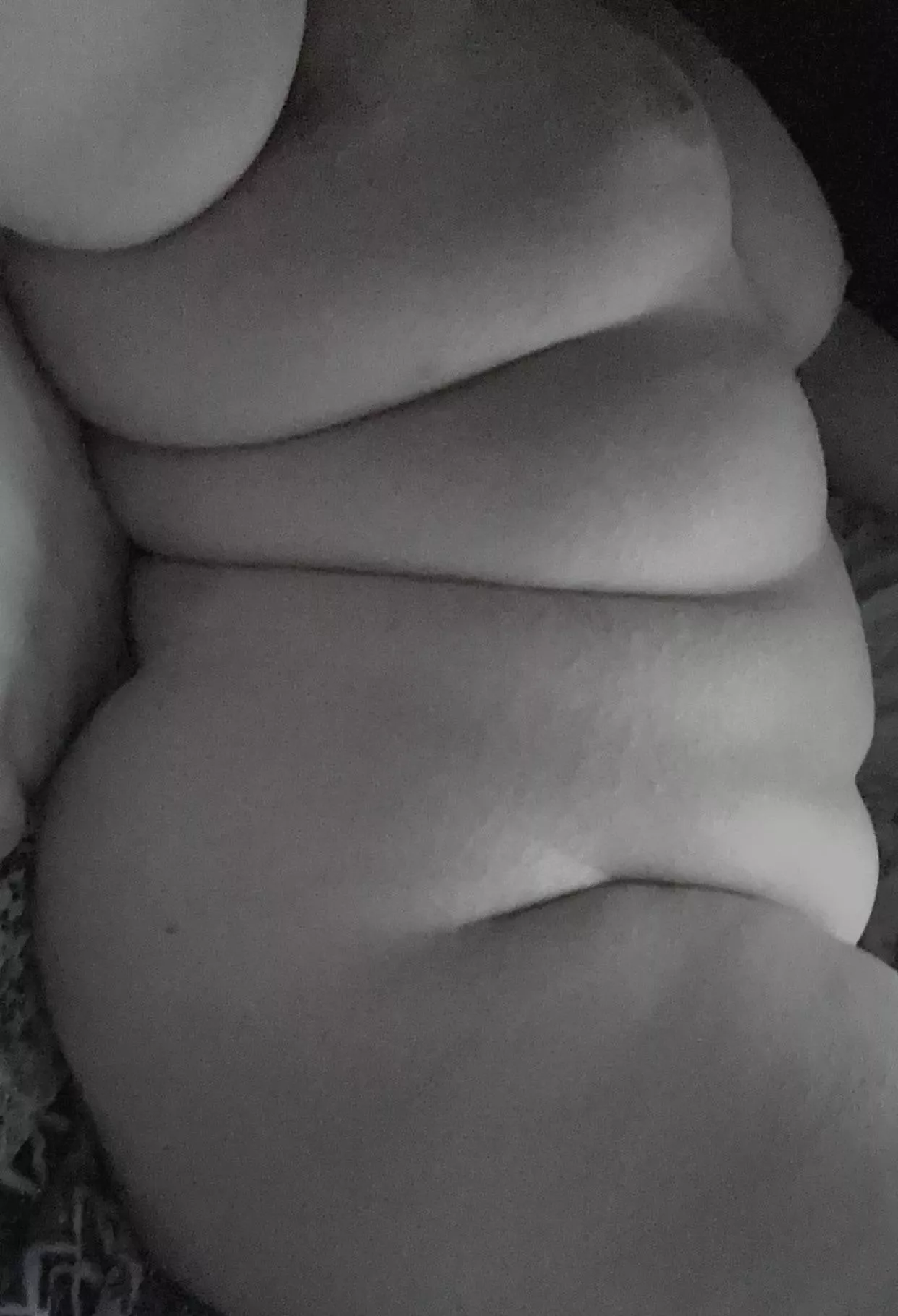 Make me wet I’m bored 🩷