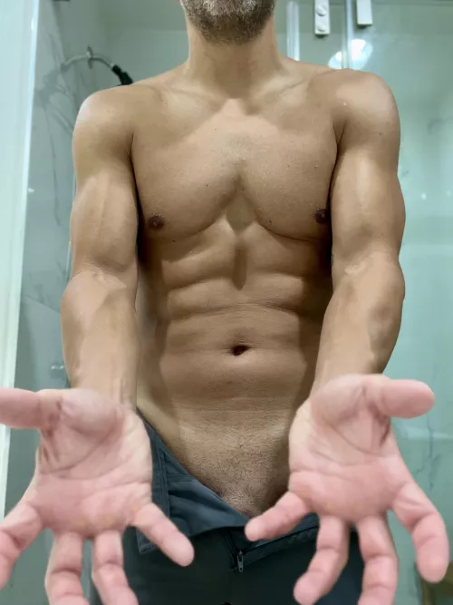 Need a nice butt to put in these hands, anyone wanna volunteer?