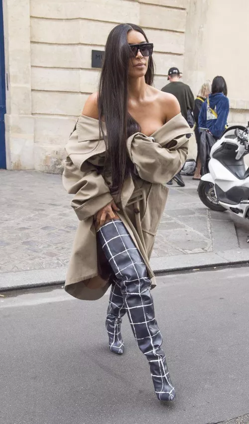 Nobody’s more sexier than Kim 🥵