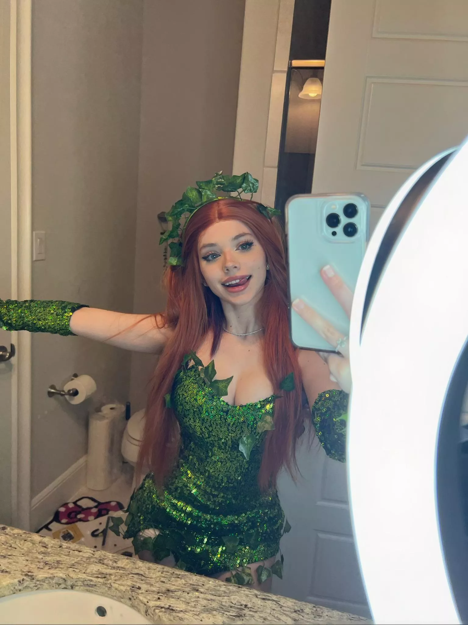 poison ivy be me, puppiwi :3