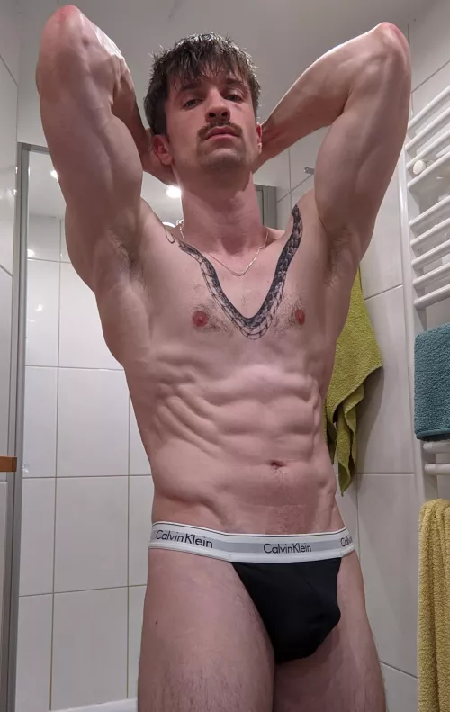 Post shower ab flex ✨