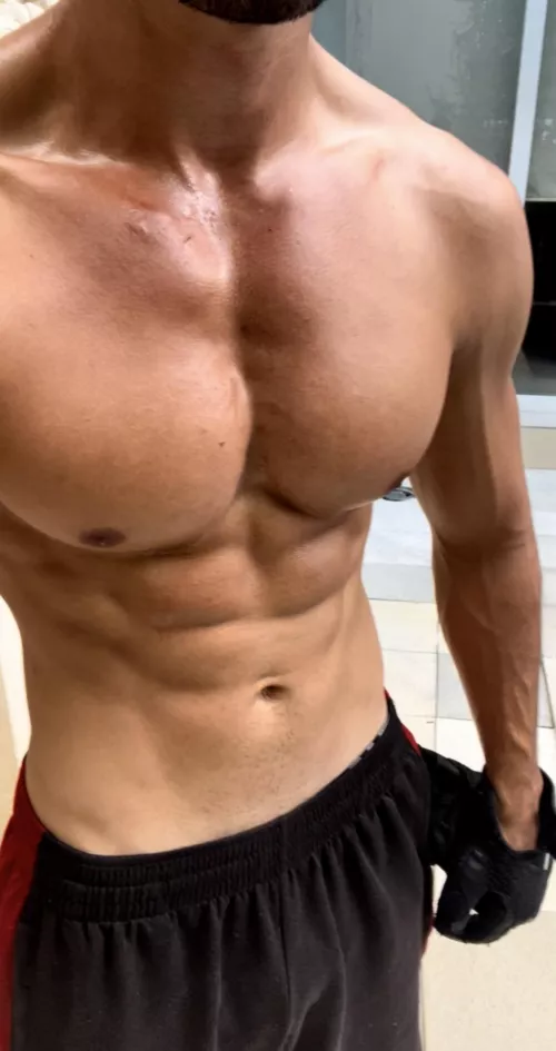 V line check at 218lbs 😈💪🏽