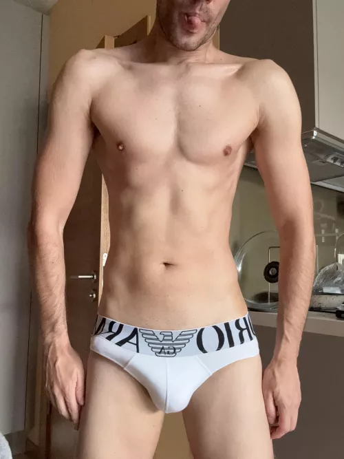 Who briefs are so sexy!