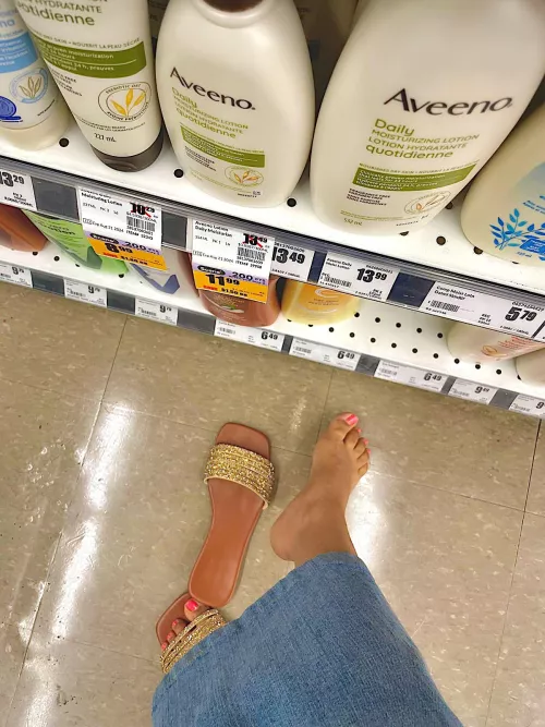 Who has a public feet fetish? [19]