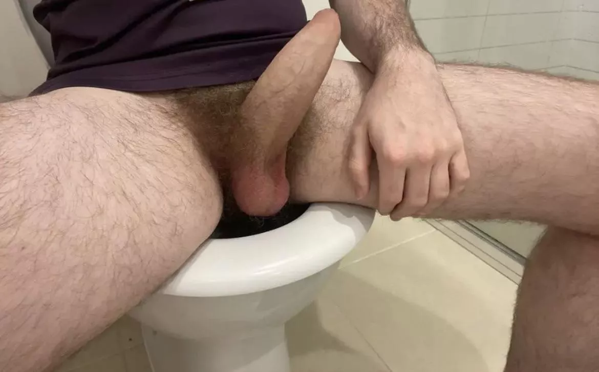 (24) former rugby player. love being with my natural bros, toxic males