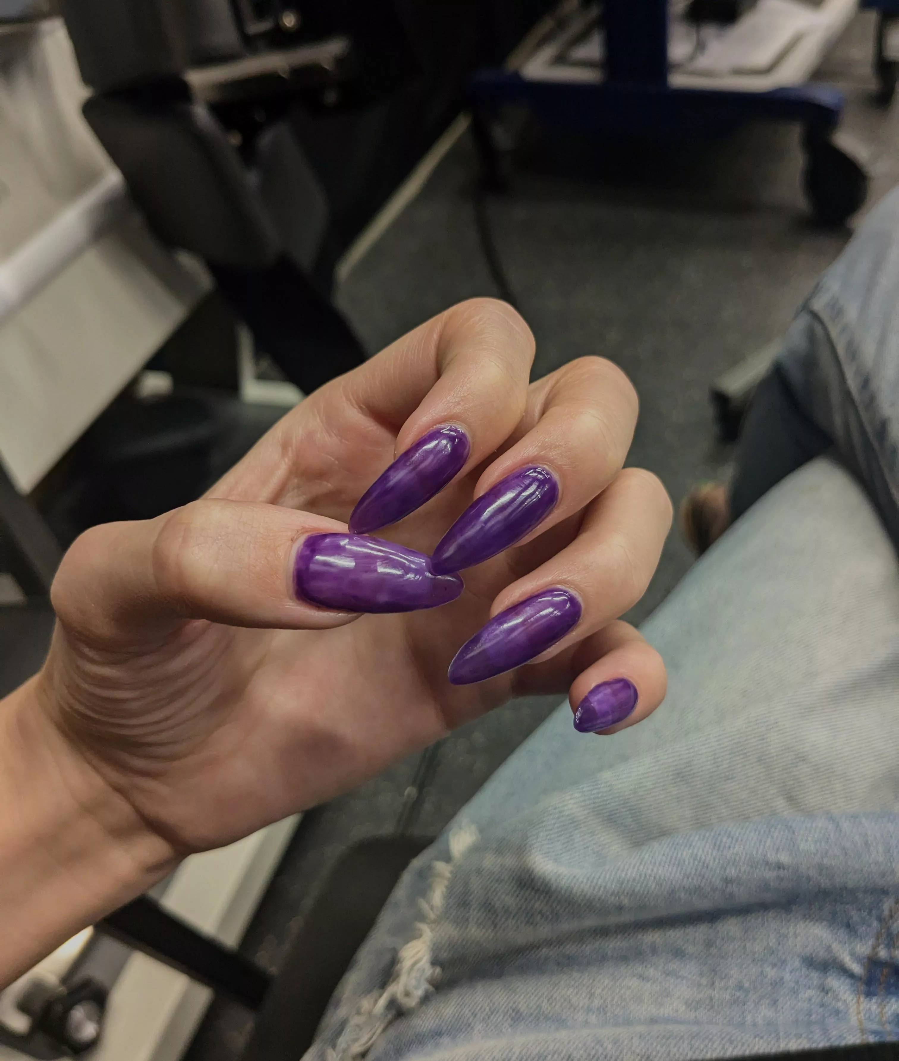 claws at work 😈 (ft. my lab)