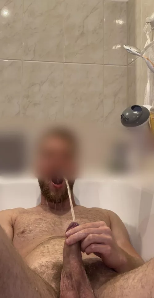 Golden champagne time 🍾