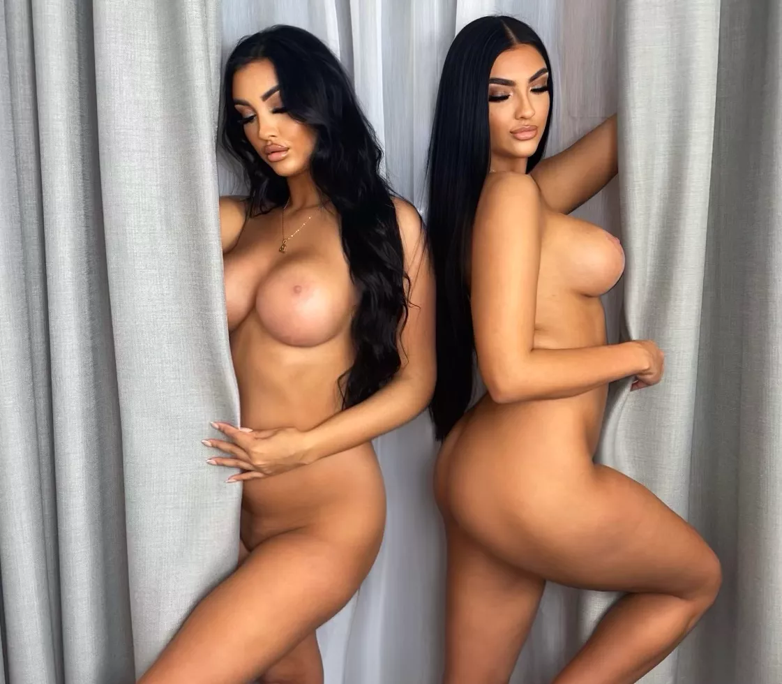  haang twins in the curtains?