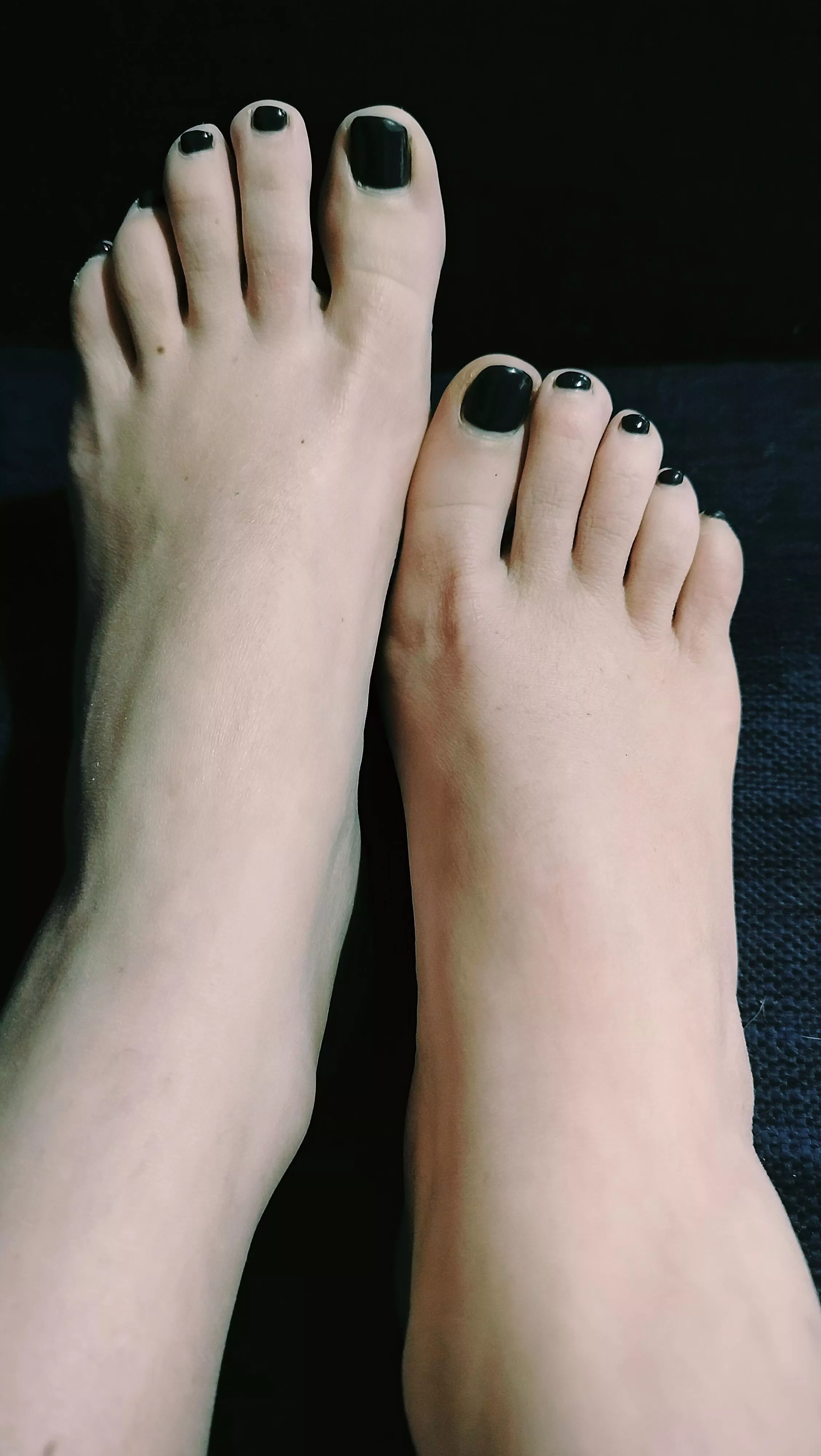 How does this colour look on my feet?