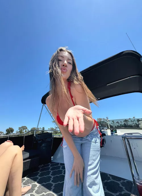 i just wanna live on a boat