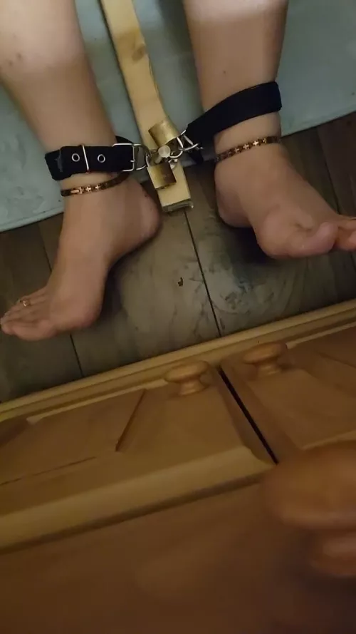 I need a friend that likes to tie me up