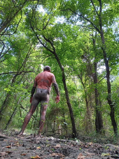 Mudbath and skinnydipping