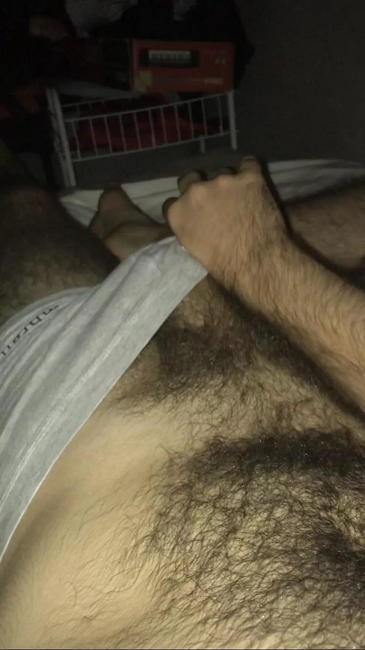 Need a bro to bury his face in my 22yo bush 🔥