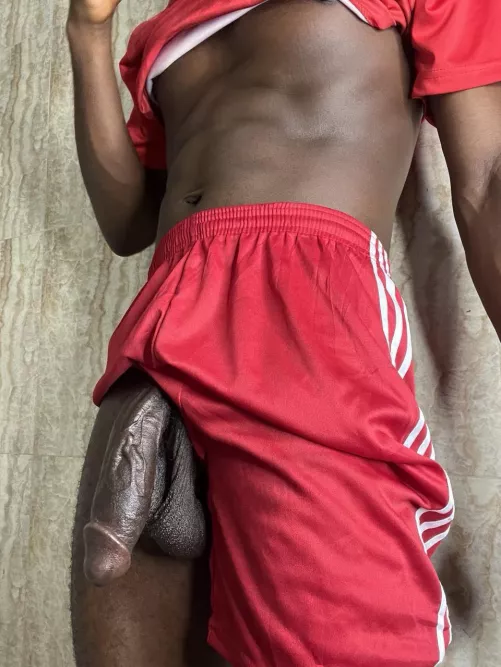 Oops my soft cock fell out at the gym🥺