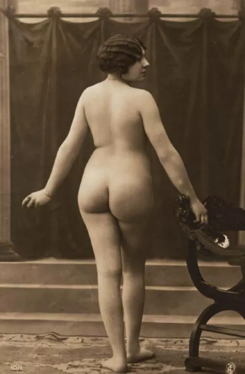 Sir, I do hire a new maid. She hath not uniform nor working attire, but as a progressive employer I offer to provide these at no charge. I use the latest wet collodion photographic method to ensure perfect clothing fit. This do greatly please my new maid