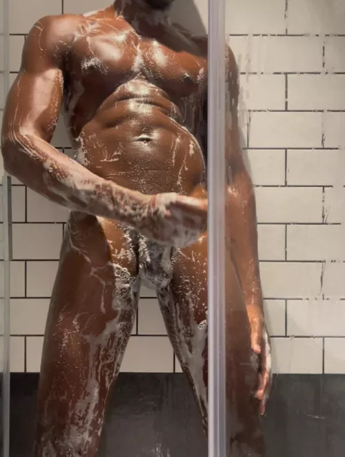 Slippery when wet ⚠️ 