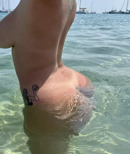 To take the photo, so many people saw me