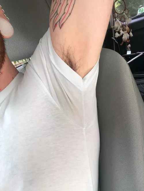 Who else loves to see pit stains with hair peeking out. Such a turn on 